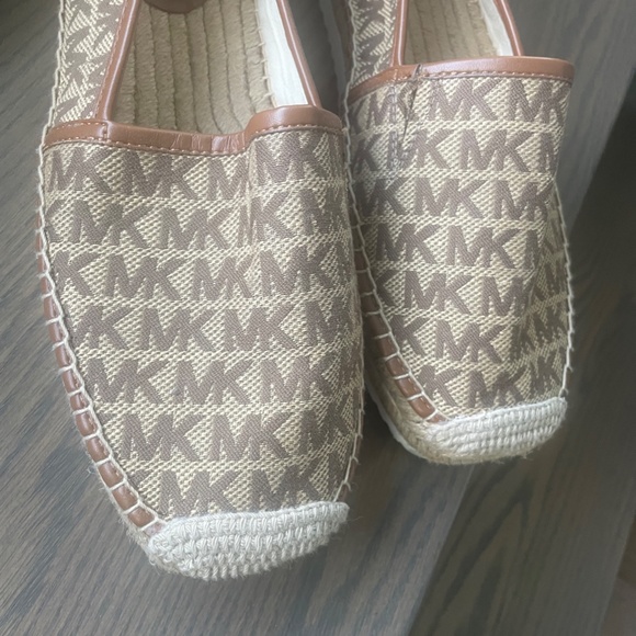 Brand-new Micheal Kors flat/ slip-on Espadrille for women size 9 - Picture 5 of 11